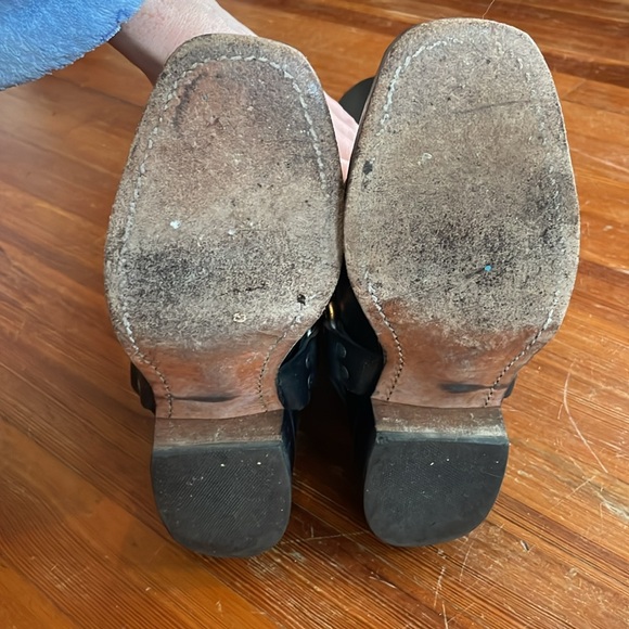 Frye - Picture 8 of 9